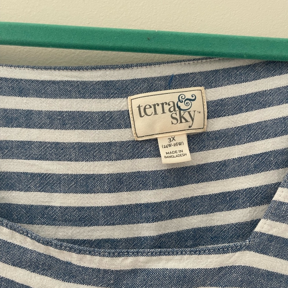 Terra & Sky Blue and White Boxy Short Sleeve Blouse - Picture 4 of 10
